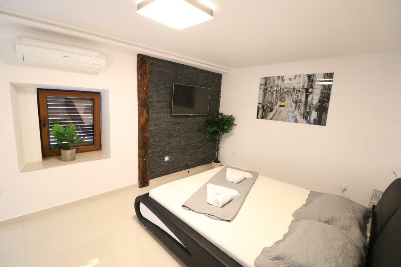 Apartment Porto With Terrace Baska  Exterior photo